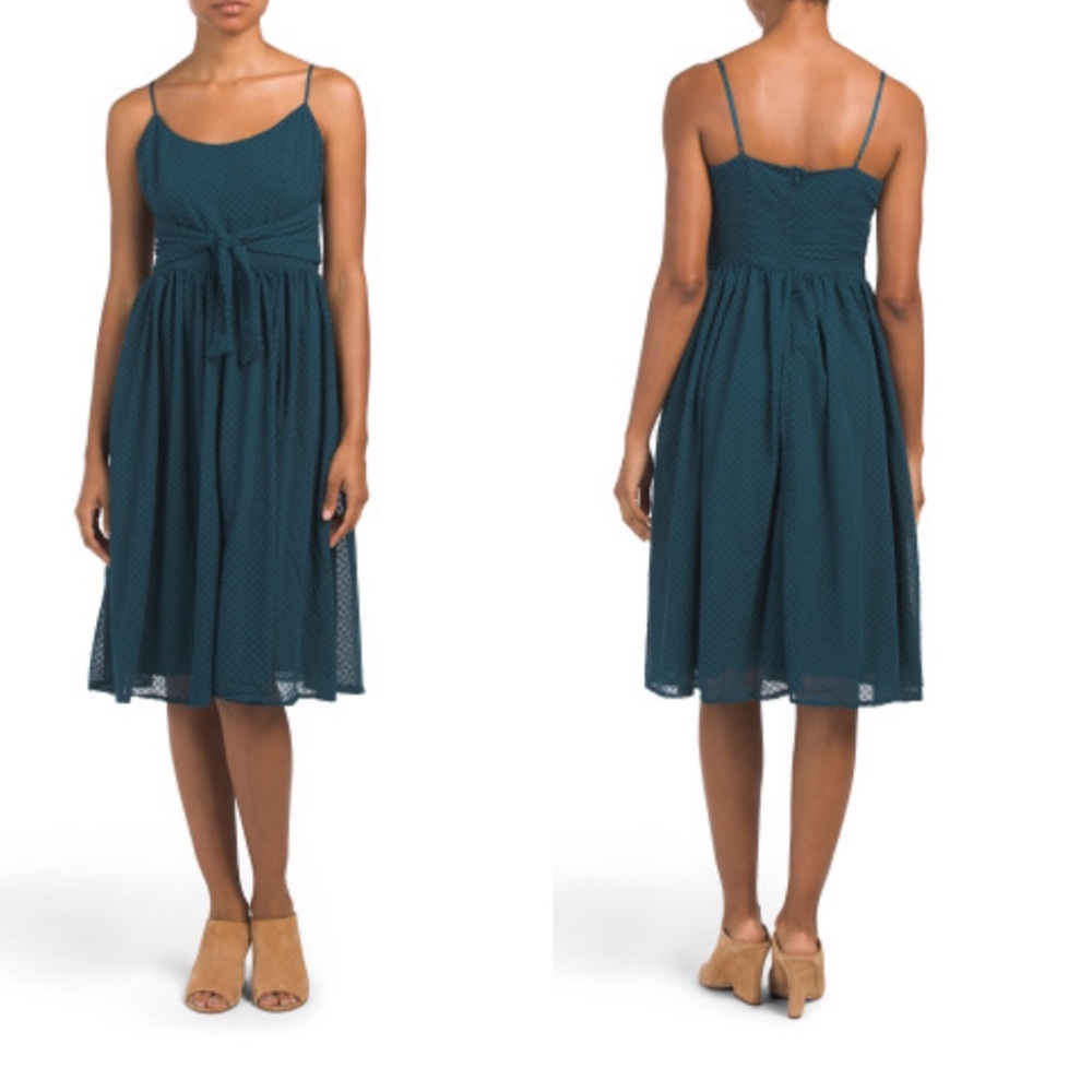 Juniors embroidered knit dress